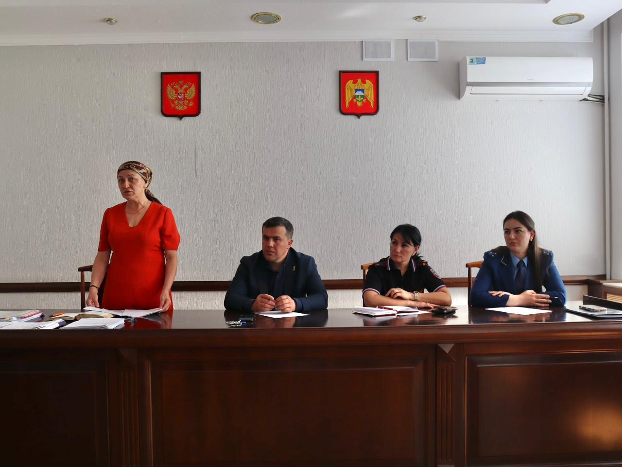 Состоялось плановое заседание Комиссии по делам несовершеннолетних Урванского района